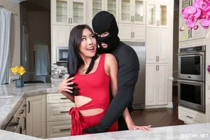 Đụ em đồng nghiệp vú to Karen Yuzuriha trong giờ làm