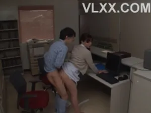 Vợ để bố dượng phá trinh con gái