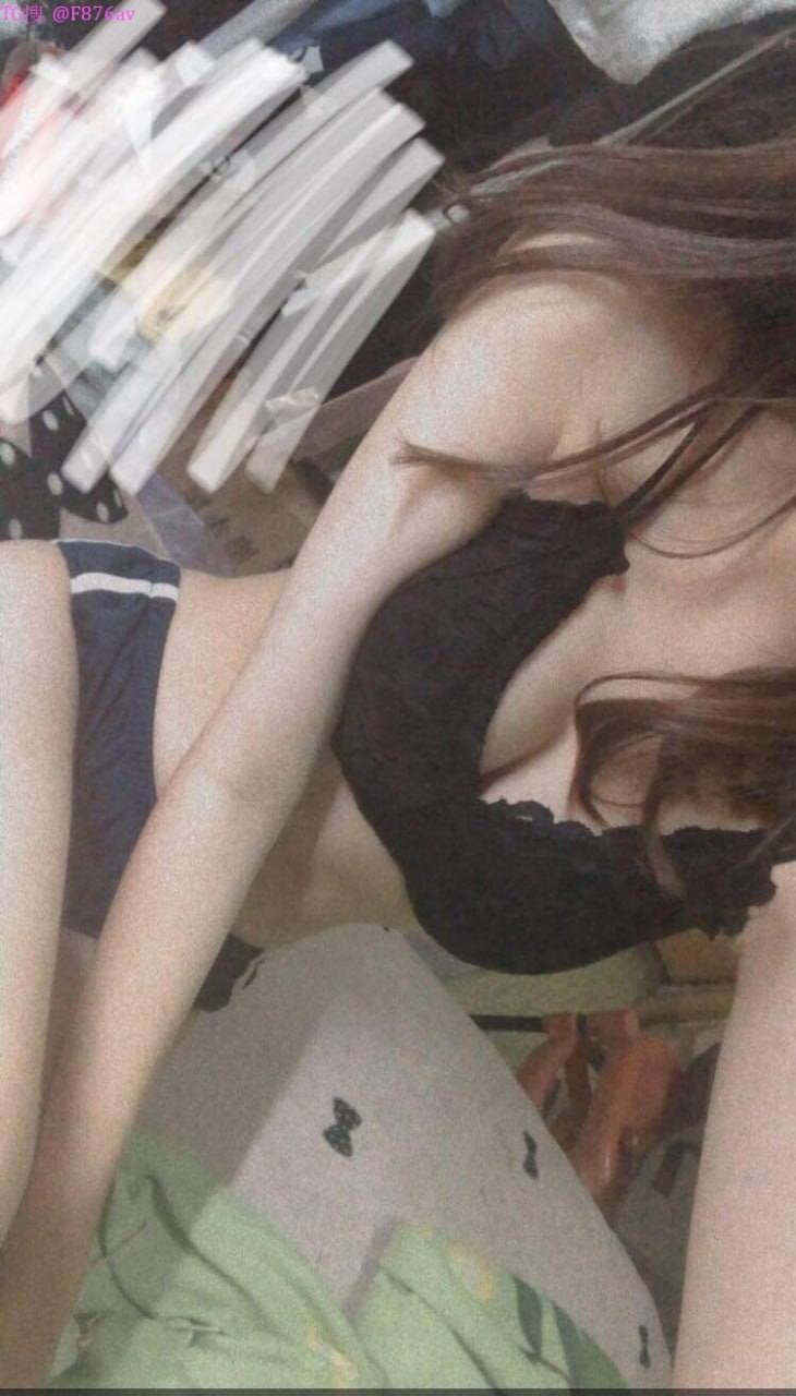 Con ghệ mời any về nhà chơi bị chị gái trơ trẽn vụng trộm gạ tình